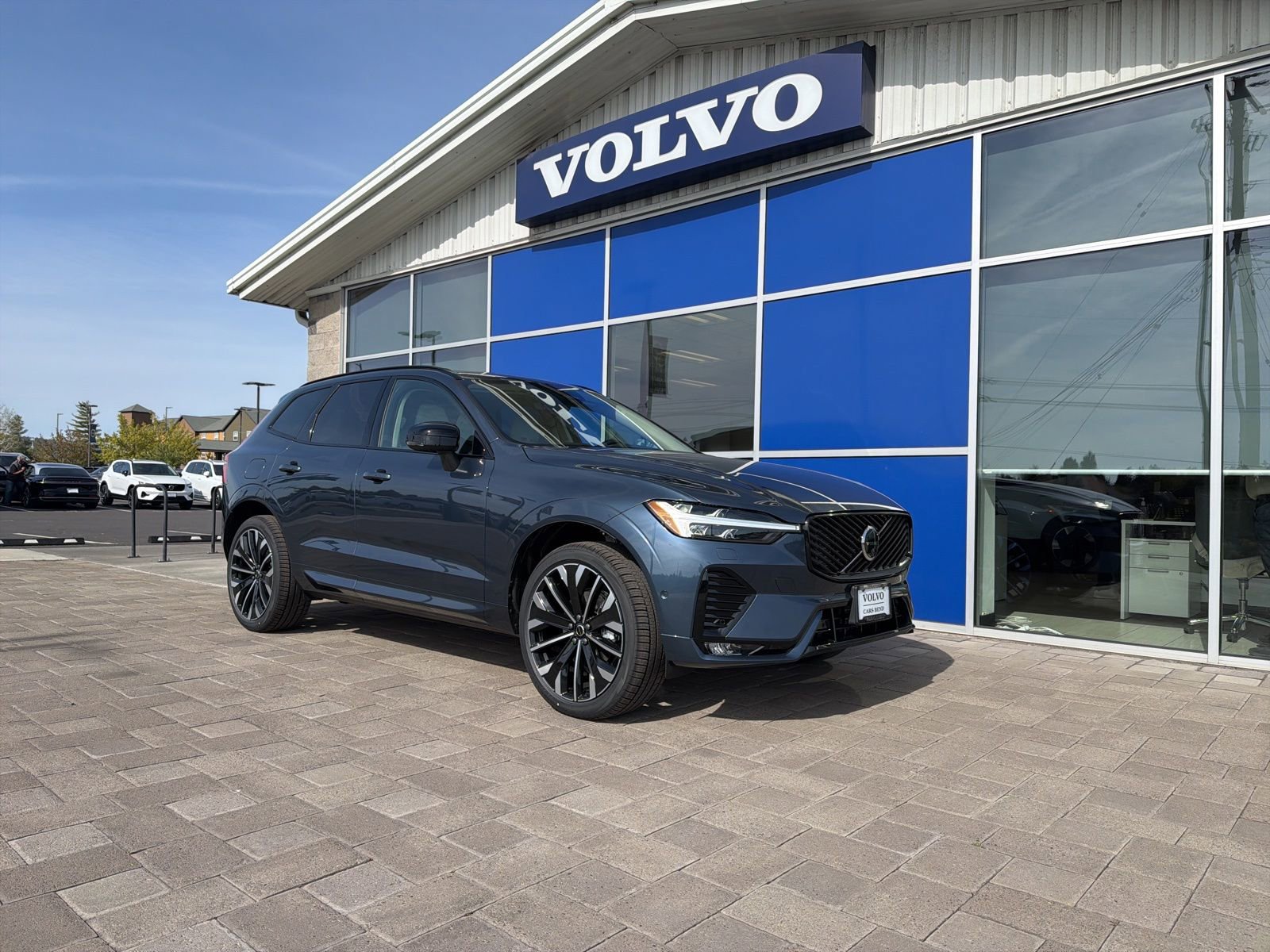 New 2026 Volvo XC60 B5 Ultra w/ Climate Package