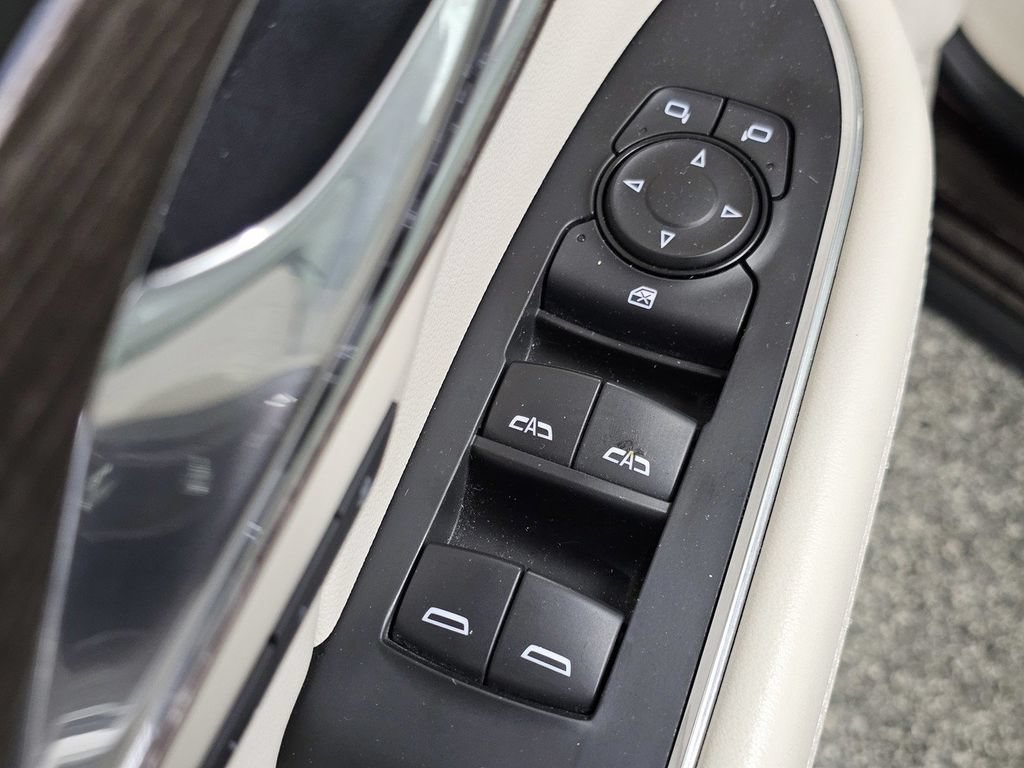 Used 2022 Buick Envision Avenir w/ Premium Seat Package FWD image 38