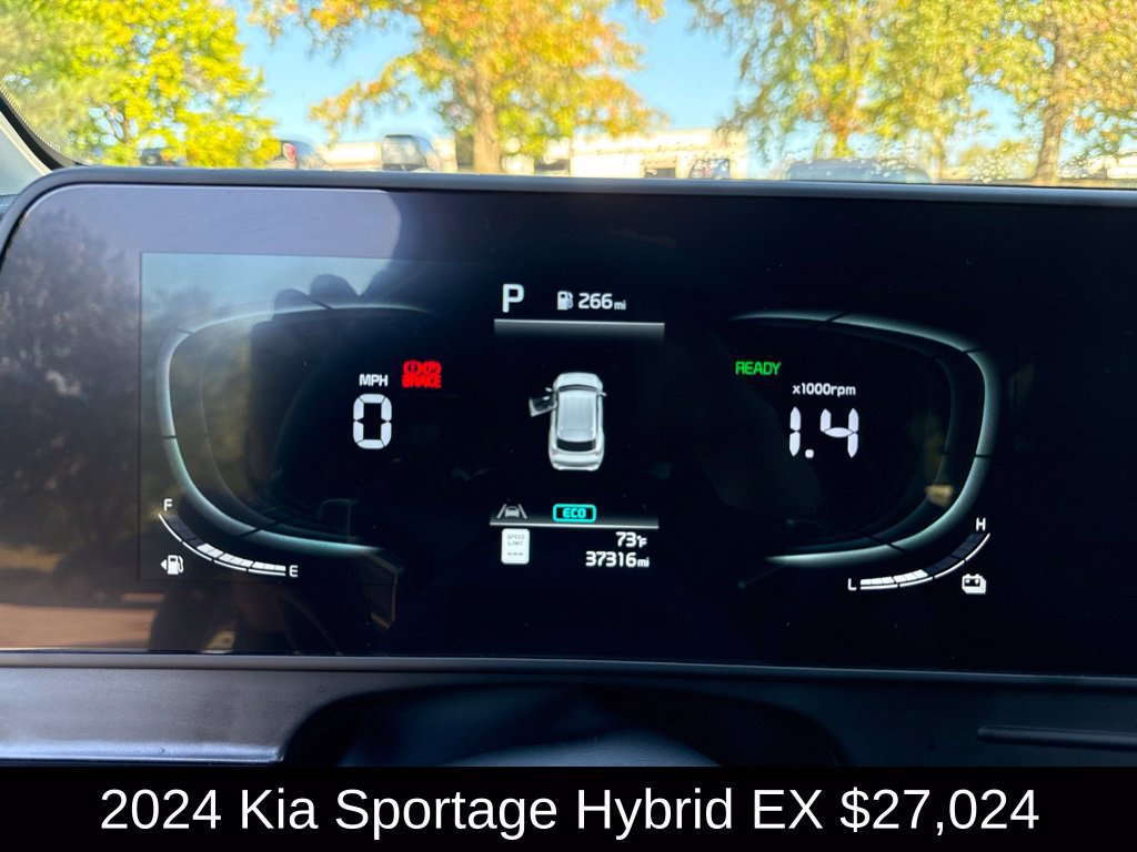 Used 2024 Kia Sportage EX AWD/4WD image 25