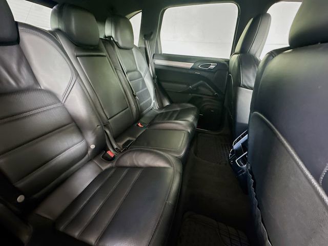 Used 2015 Porsche Cayenne Turbo image 30