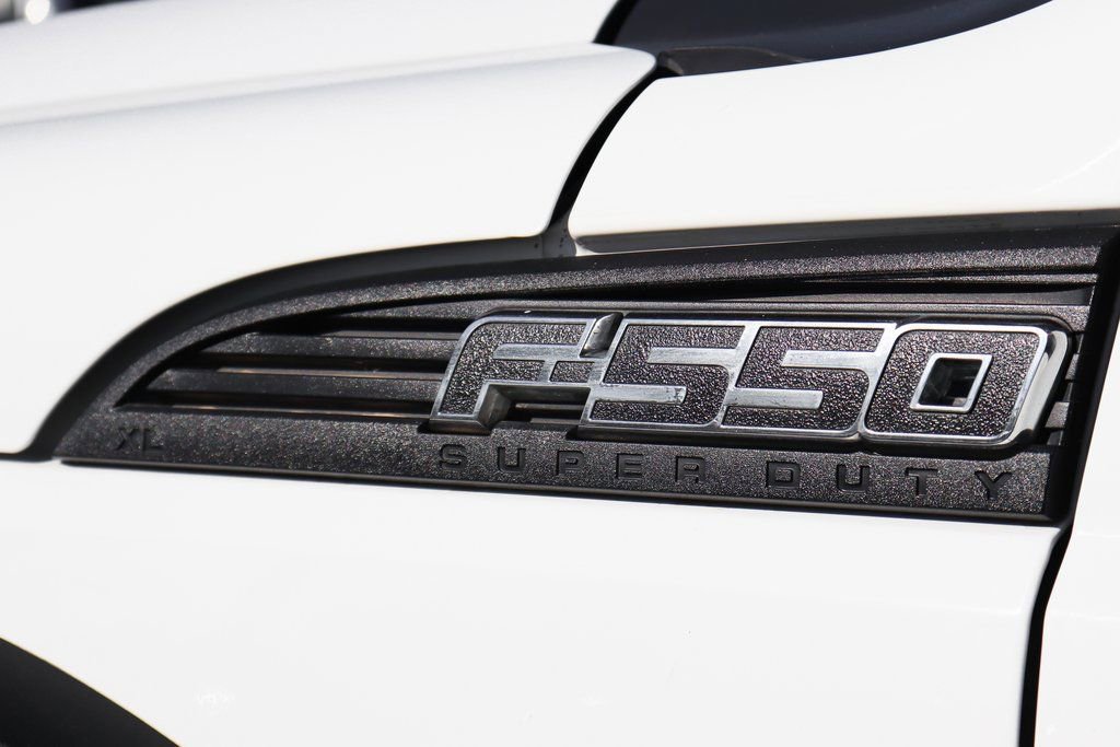 Used 2015 Ford F550 2WD Regular Cab Super Duty image 40