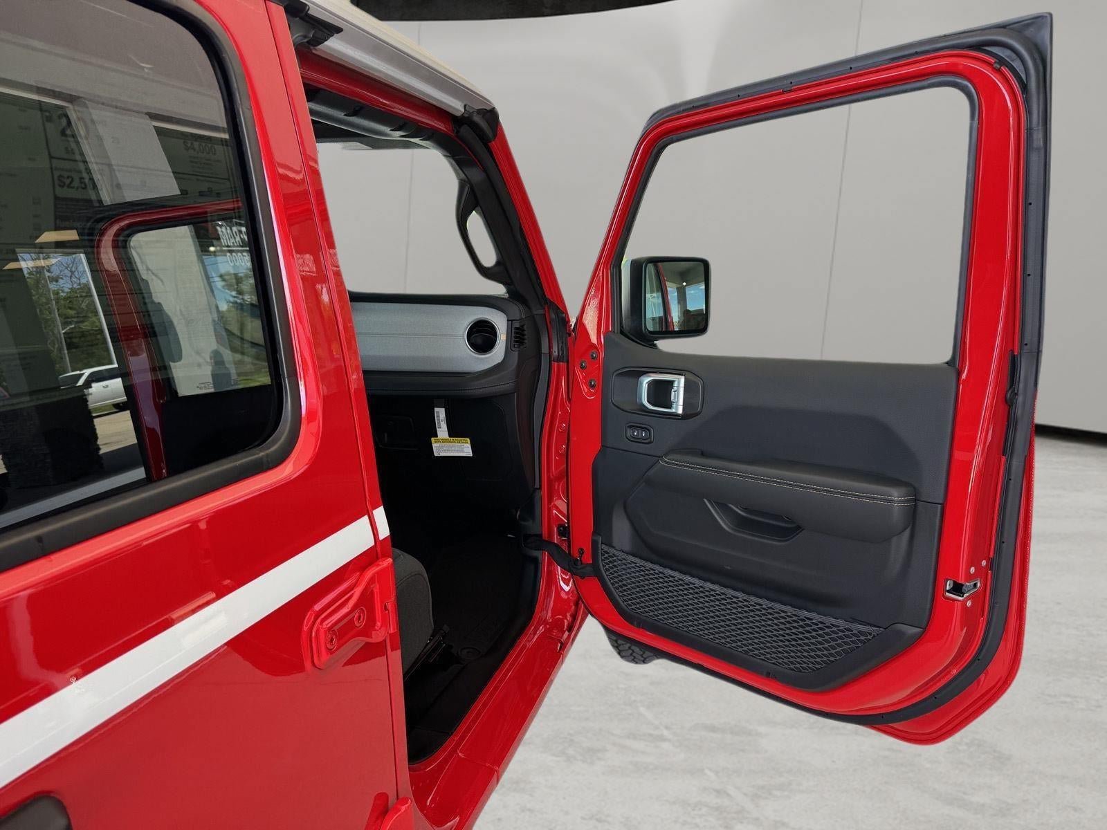 New 2026 Jeep Wrangler Unlimited Sahara w/ Whitecap Package AWD/4WD image 30