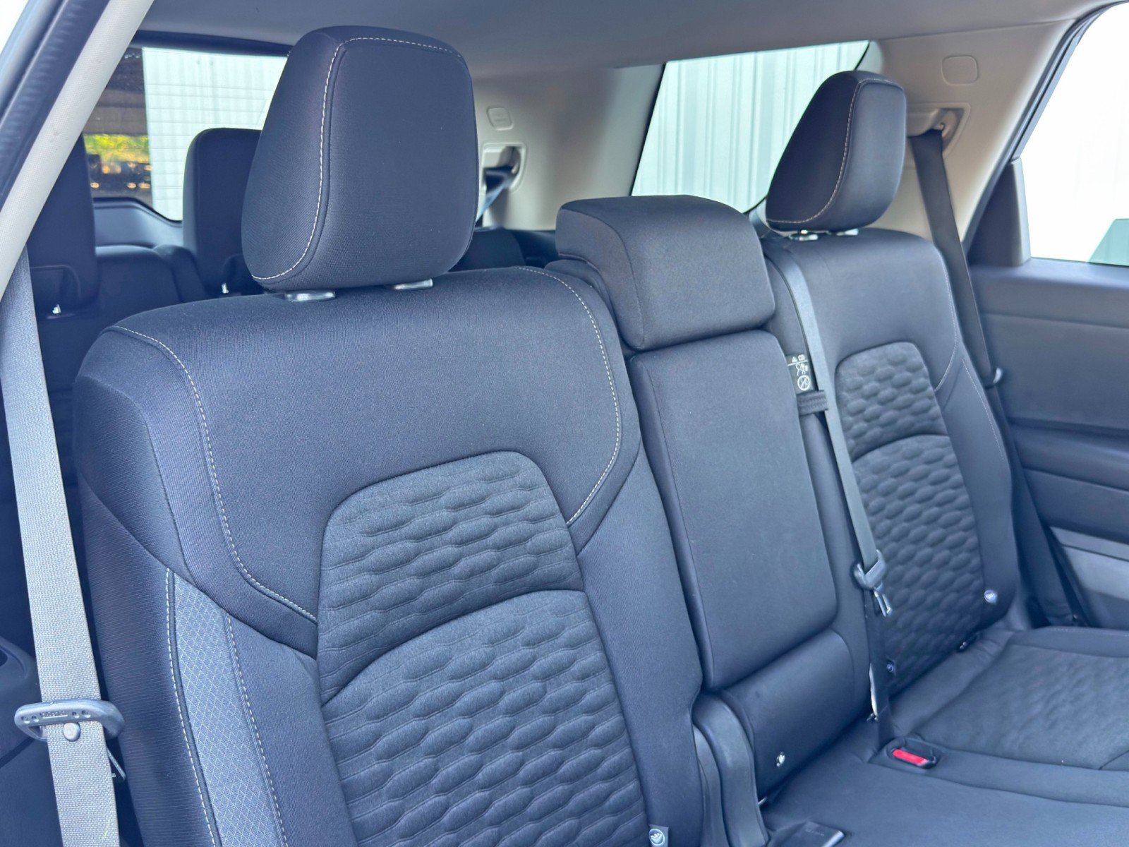 Used 2022 Nissan Pathfinder S image 33