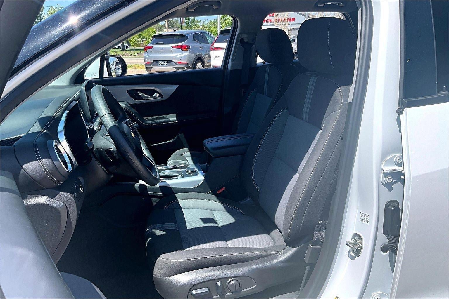 Used 2025 Chevrolet Blazer LT FWD image 21