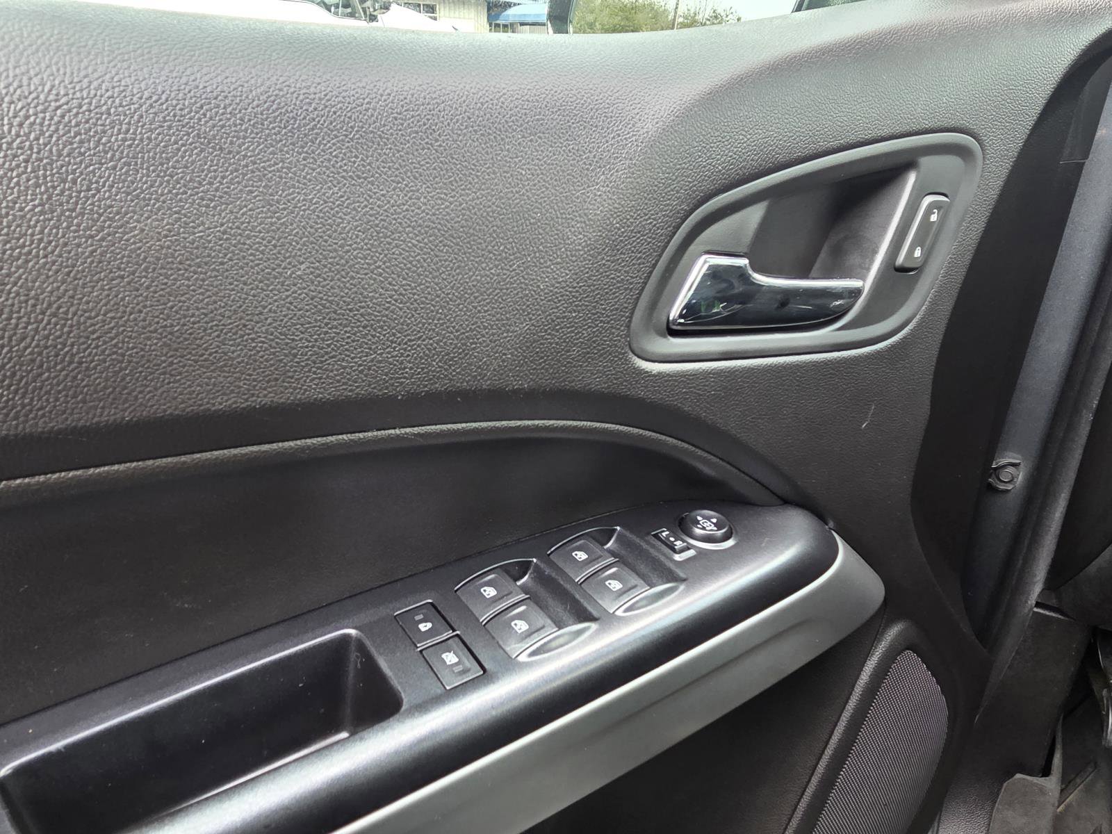 Used 2017 Chevrolet Colorado LT w/ LT Convenience Package image 21