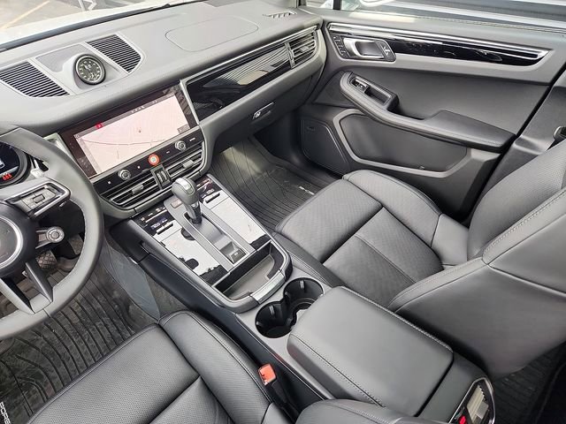 New 2026 Porsche Macan AWD/4WD image 19