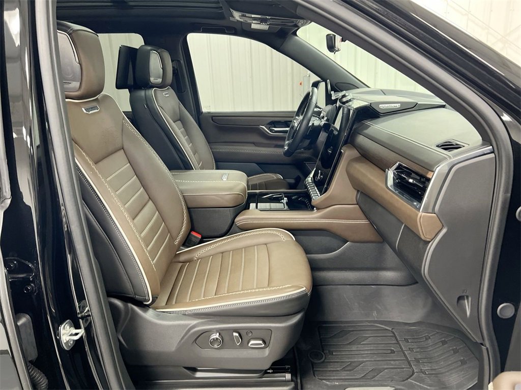 Used 2025 GMC Yukon Denali Ultimate image 23