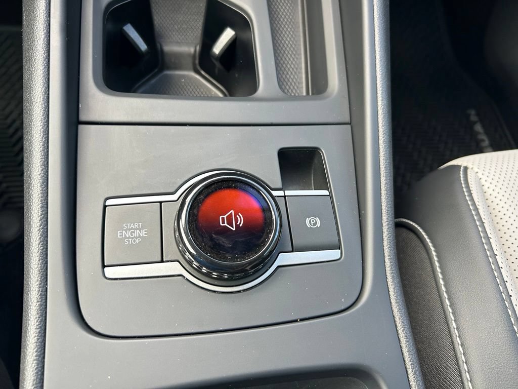 Used 2025 Volkswagen Tiguan SE FWD image 54