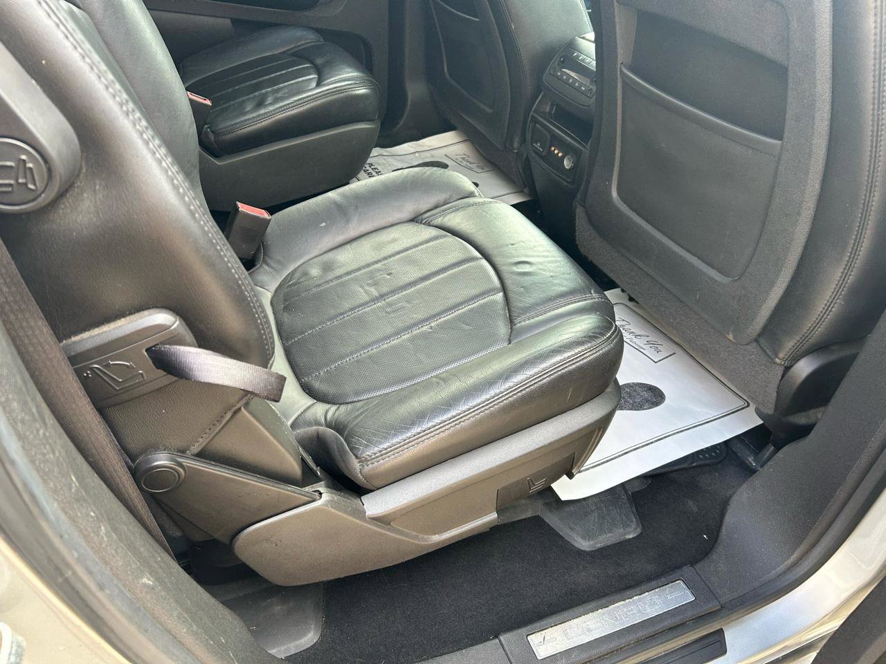 Used 2011 GMC Acadia Denali image 11