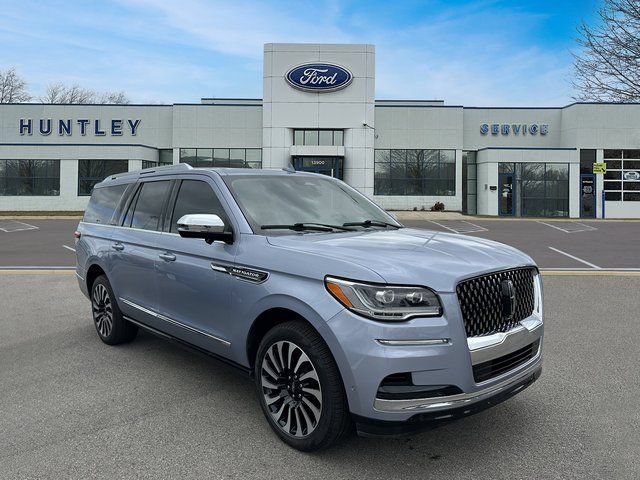 Used 2023 Lincoln Navigator L Black Label AWD/4WD image 3
