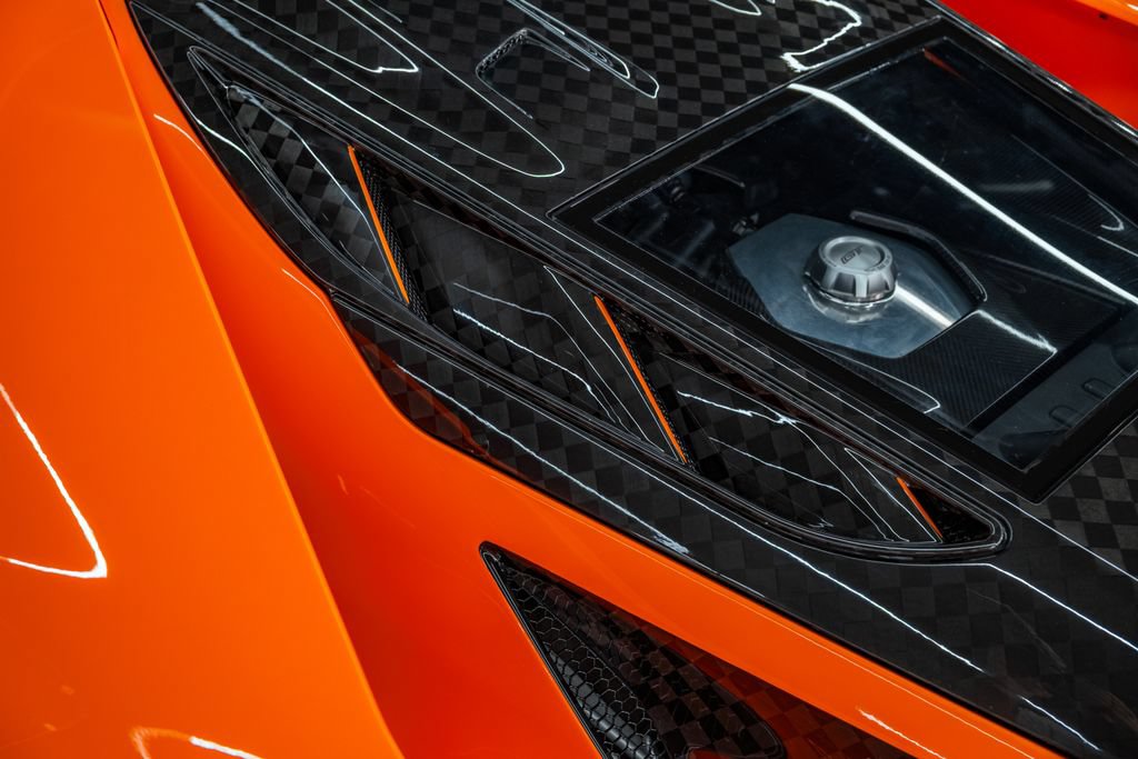 Used 2018 Ford GT RWD image 29