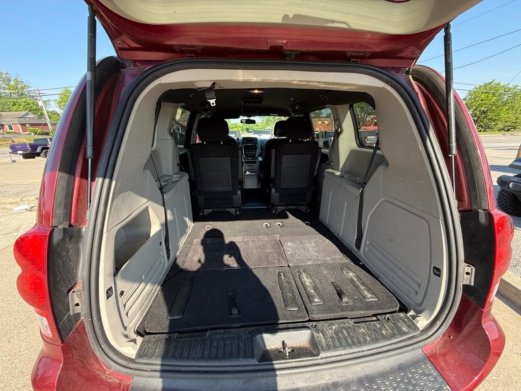 Used 2014 Dodge Grand Caravan SE image 26