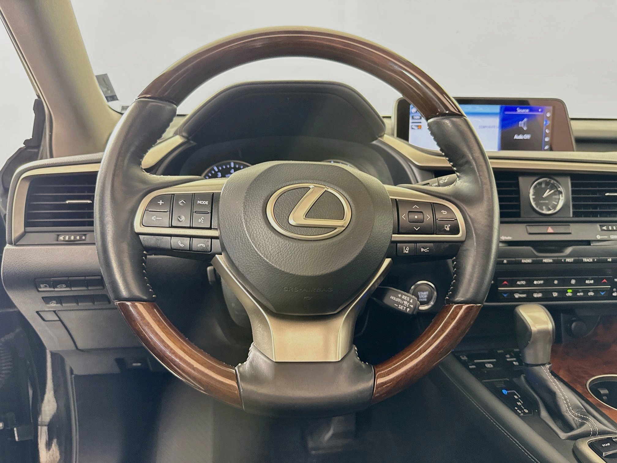 Used 2019 Lexus RX 350L AWD image 12