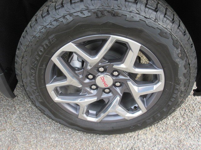 New 2026 GMC Sierra 1500 SLT image 9