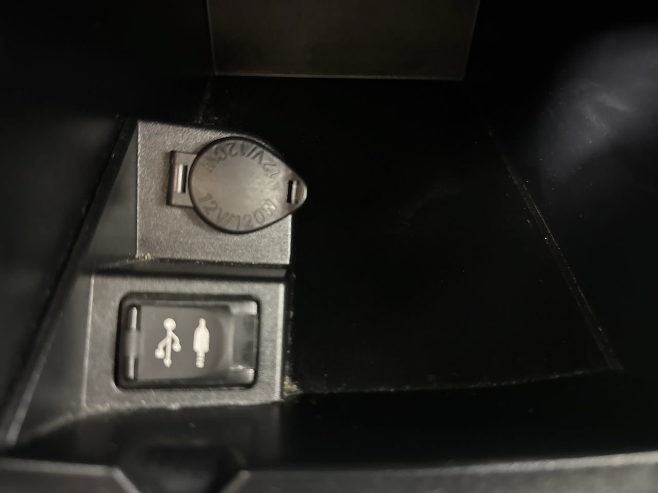 Used 2017 Toyota Camry SE FWD image 17
