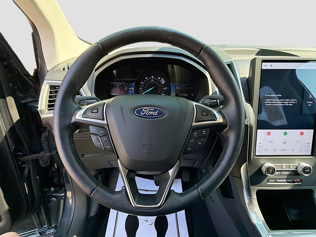 Certified 2024 Ford Edge Titanium AWD/4WD image 11