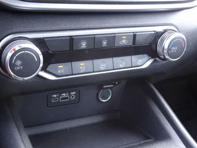 Used 2025 Nissan Altima 2.5 SV FWD image 25
