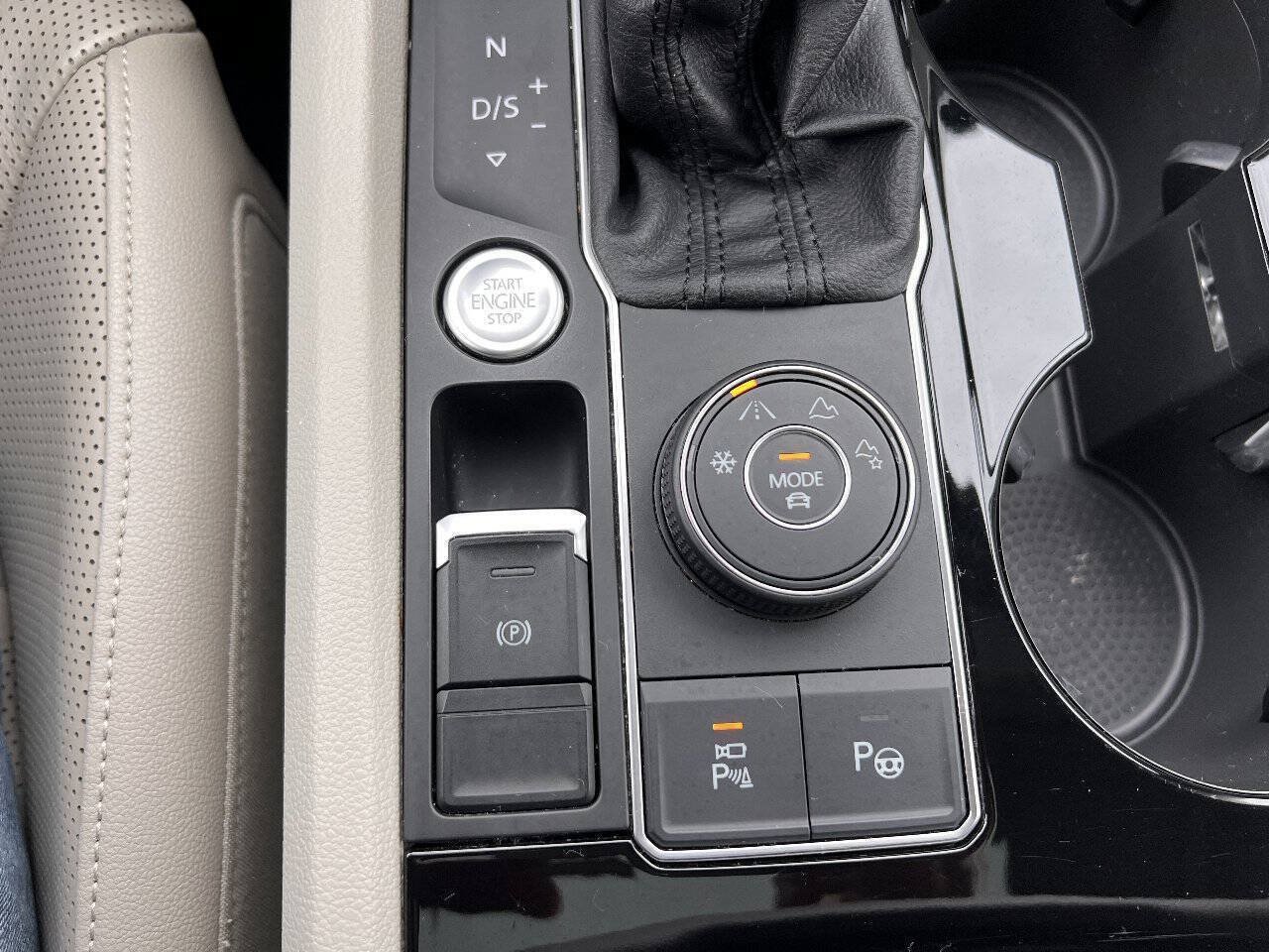 Used 2019 Volkswagen Atlas SEL Premium AWD/4WD image 25