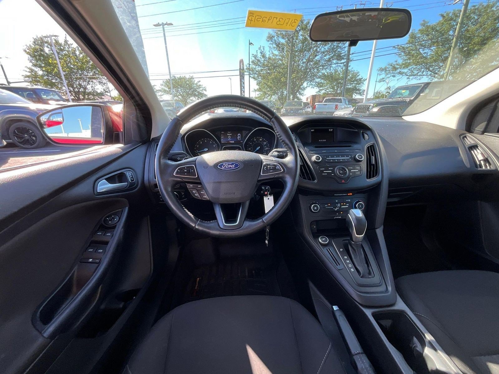 Used 2015 Ford Focus SE w/ SE Sport Package FWD image 8