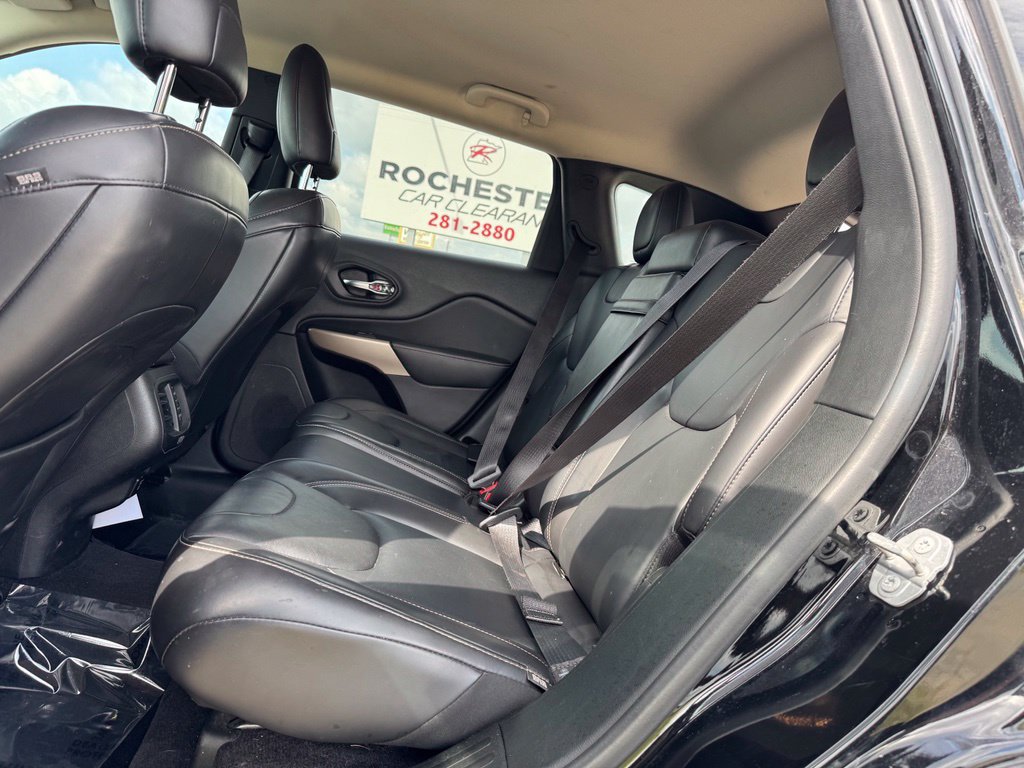 Used 2018 Jeep Cherokee Limited AWD/4WD image 8