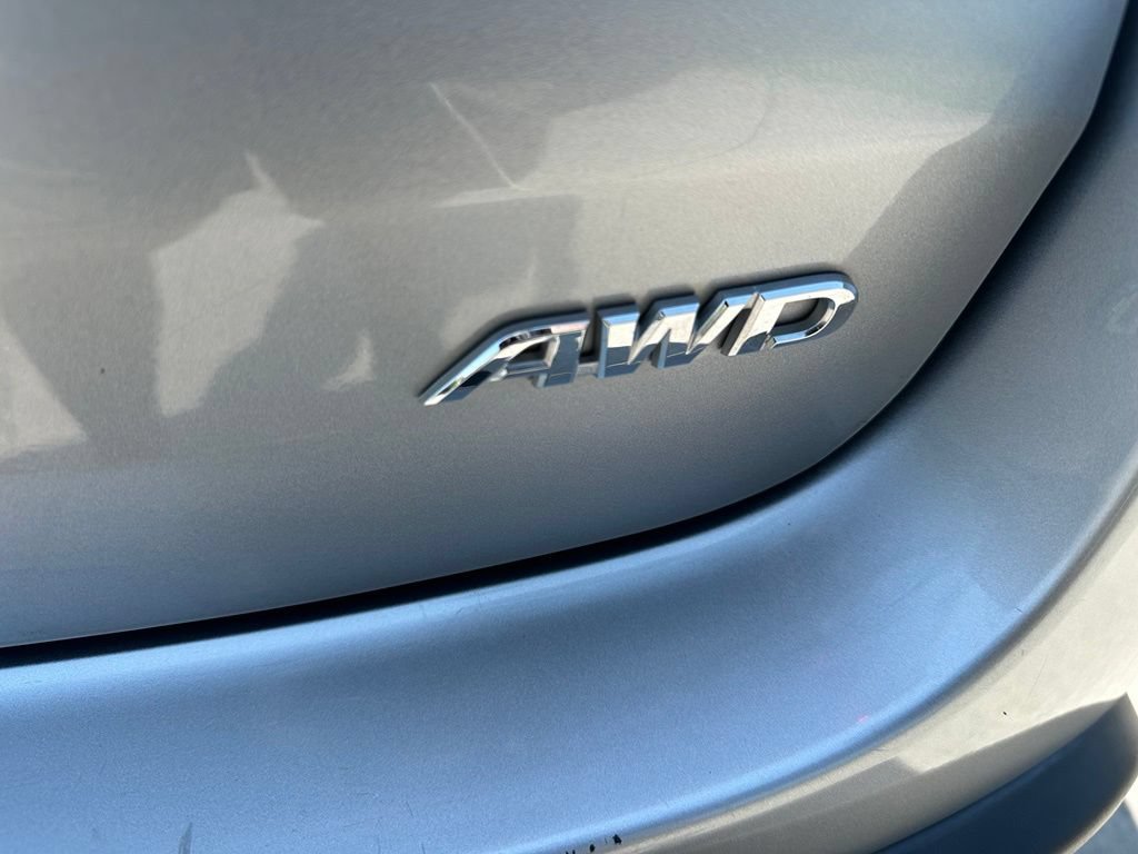 Used 2019 Toyota Highlander LE AWD/4WD image 10