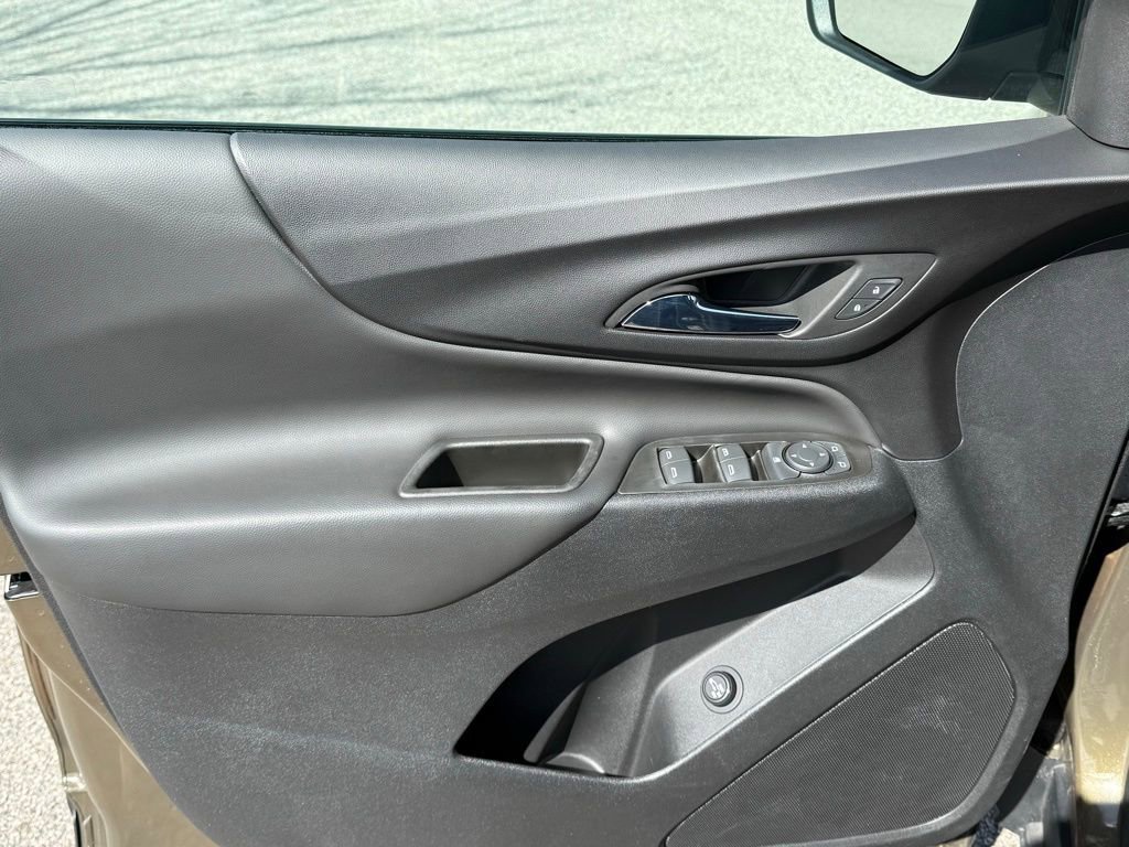 Used 2023 Chevrolet Equinox LT AWD/4WD image 13