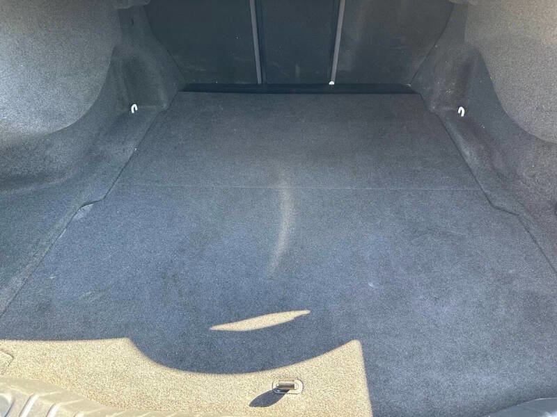 Used 2016 Jaguar XF R-Sport image 28