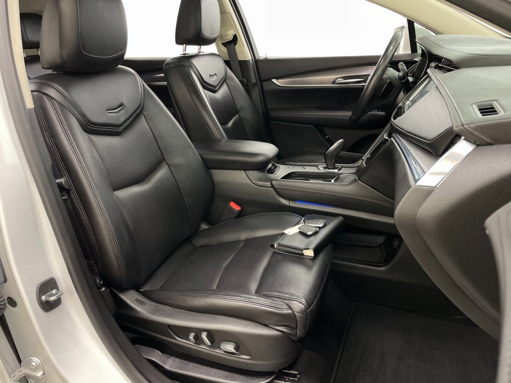 Used 2017 Cadillac XT5 Luxury w/ Driver Awareness Package image 43