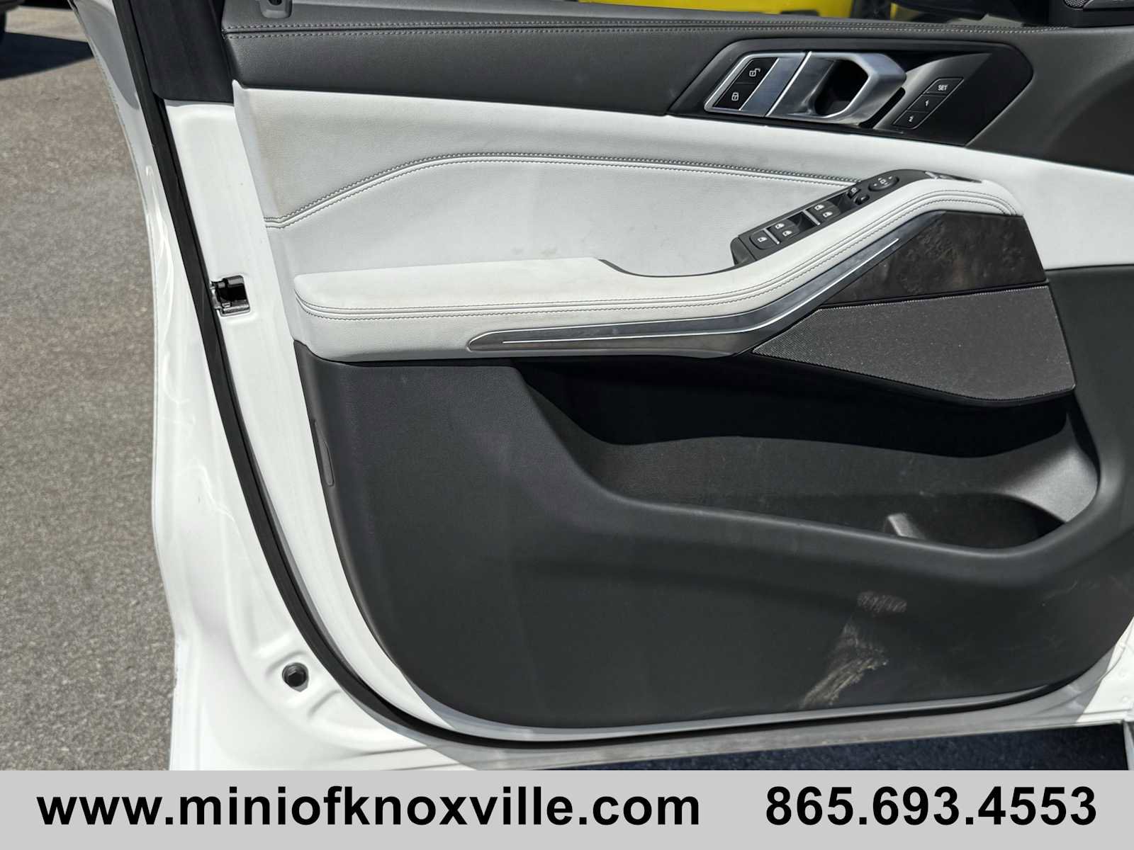 Used 2024 BMW X5 sDrive40i w/ Premium Package image 12