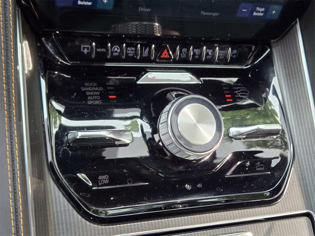 Used 2024 Jeep Grand Wagoneer Series III w/ Rear Seat Video Group 1 image 35