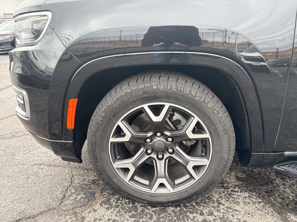 Used 2024 Jeep Wagoneer L Series III w/ Flexible Seating Group image 33