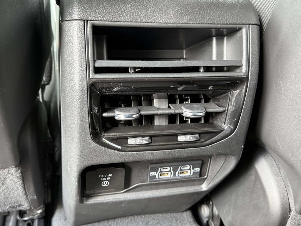 Used 2023 Jeep Grand Cherokee Altitude AWD/4WD image 14