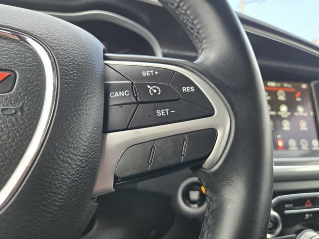 Used 2017 Dodge Charger SXT RWD image 17