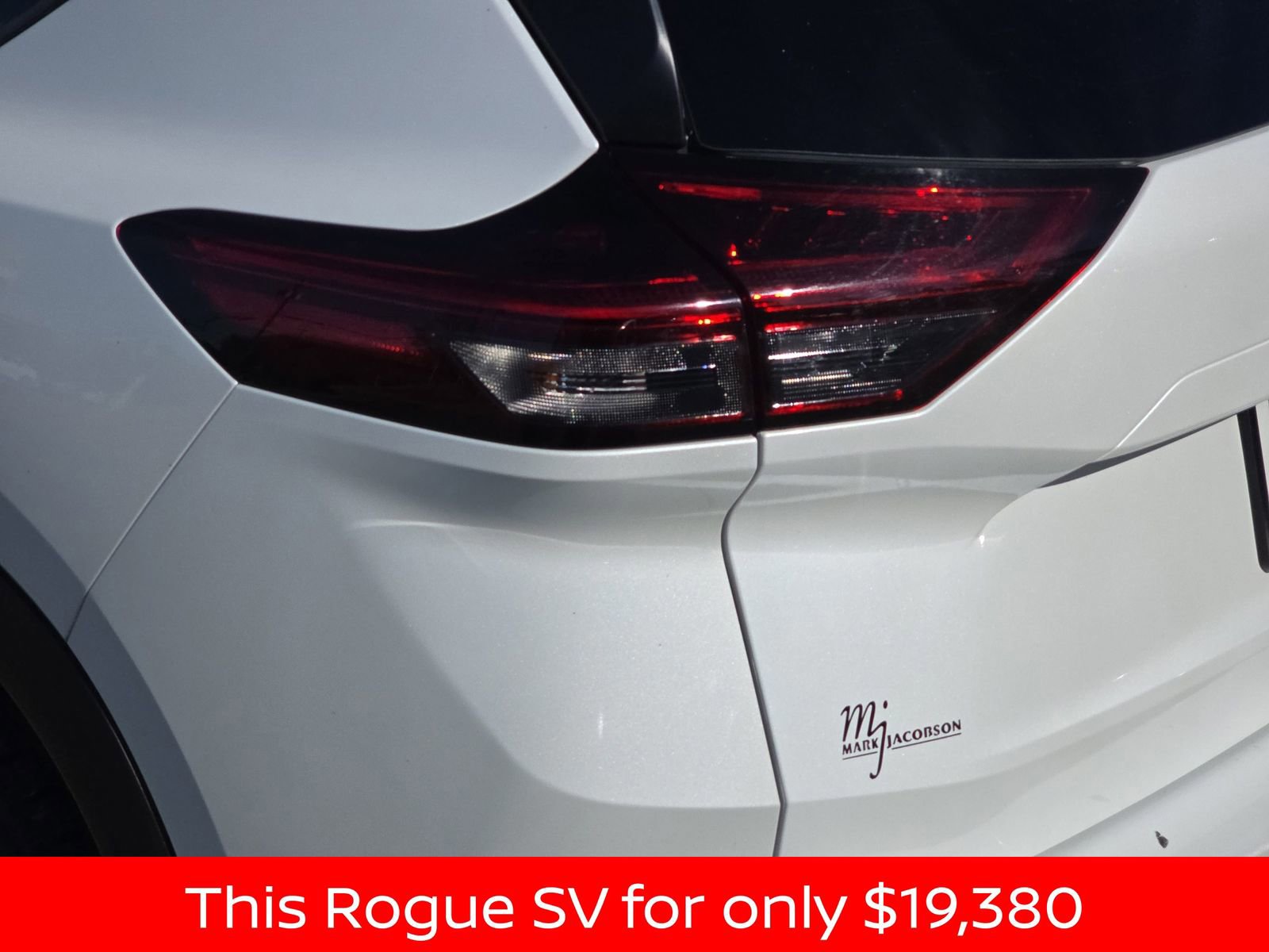 Used 2024 Nissan Rogue SV image 40