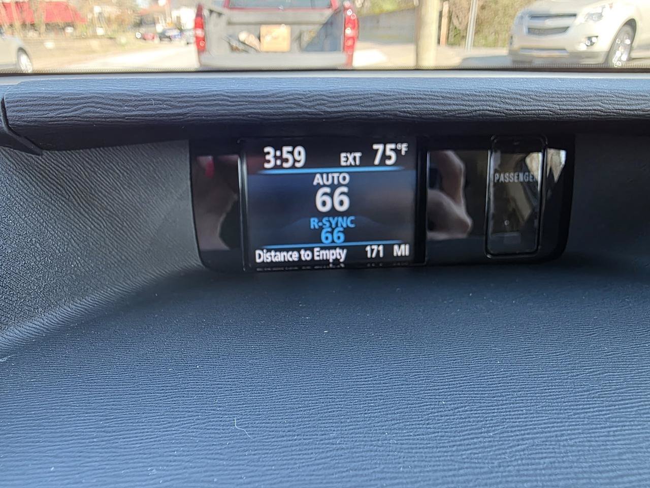 Used 2013 Toyota Sienna XLE FWD image 41