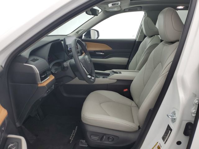 Used 2025 Toyota Grand Highlander FWD image 18