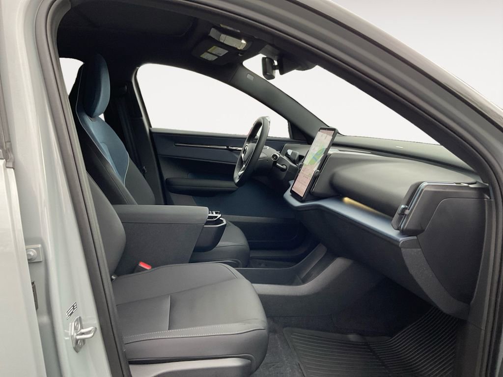 Used 2025 Volvo EX30 Ultra w/ Climate Package image 15