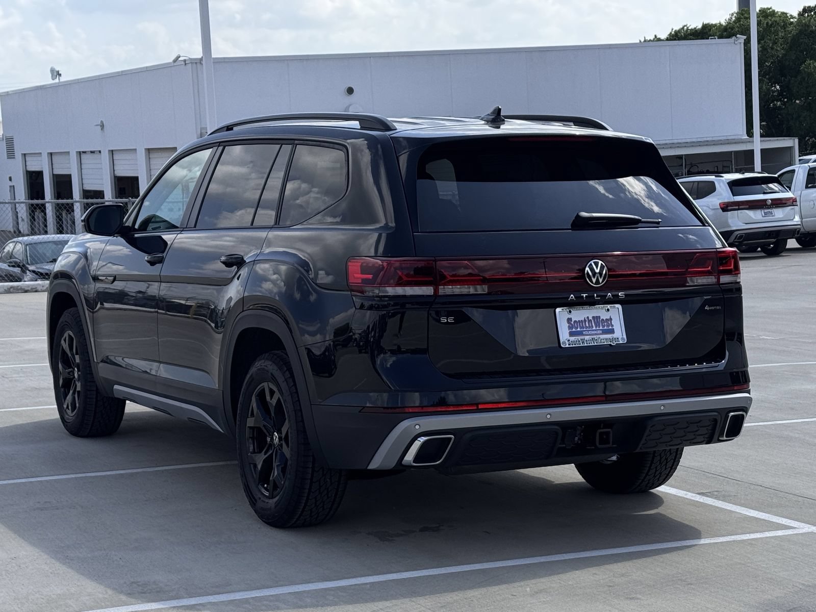 New 2026 Volkswagen Atlas Peak Edition AWD/4WD image 7
