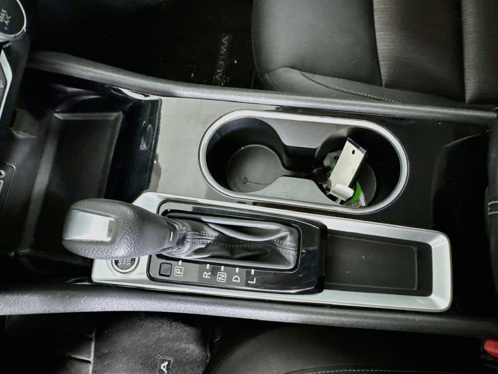 Used 2024 Nissan Altima 2.5 SV FWD image 13