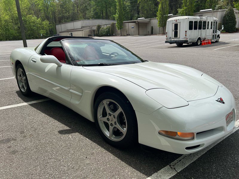 Used 2000 Chevrolet Corvette Coupe w/ Roof Pkg RWD image 59