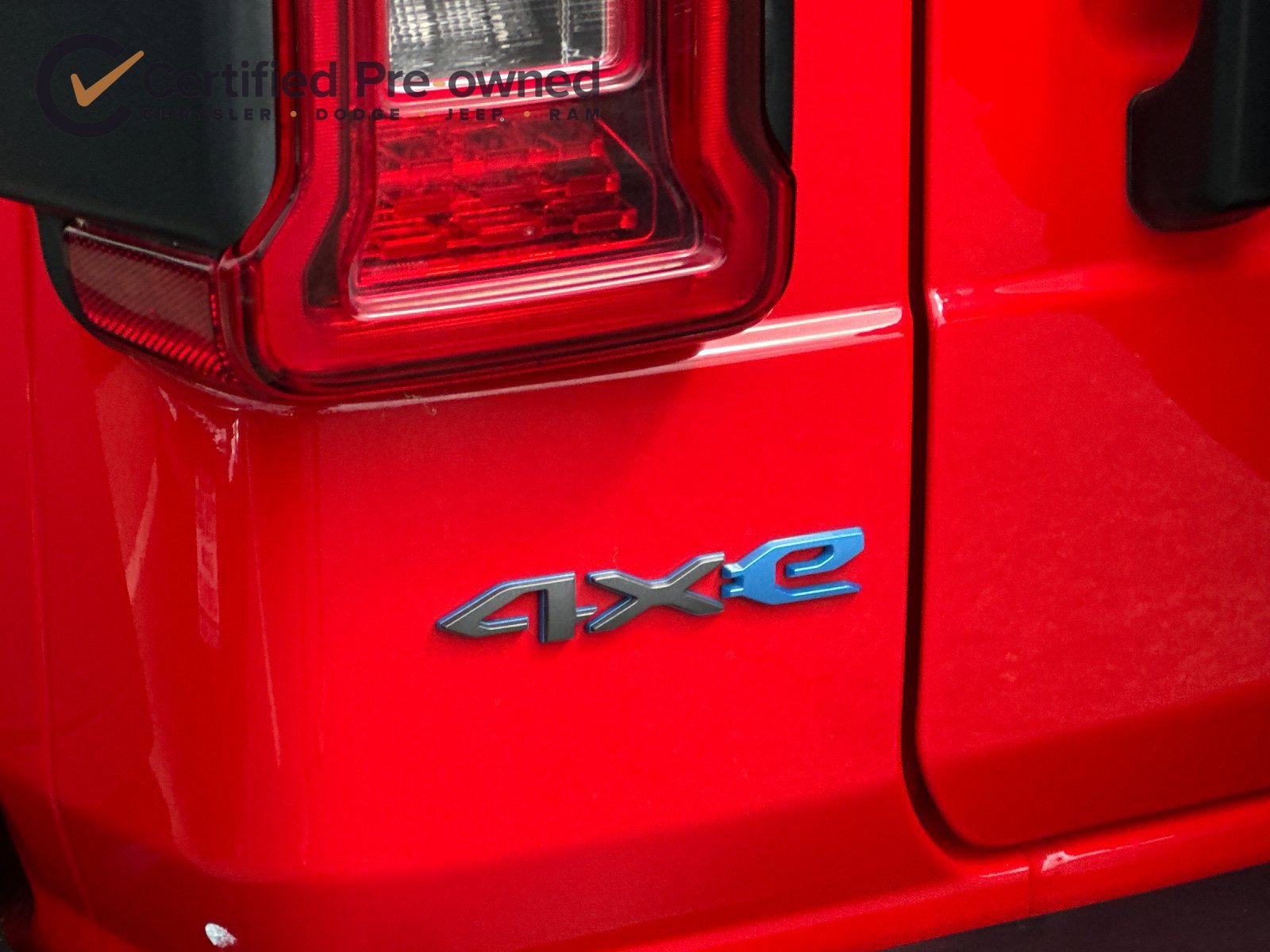Certified 2025 Jeep Wrangler Unlimited Rubicon 4xe w/ Convenience Group AWD/4WD image 27