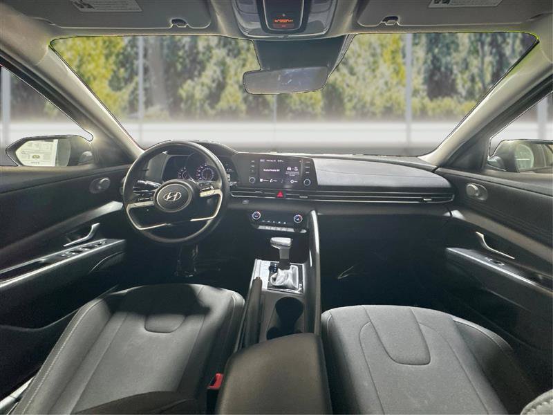 Used 2023 Hyundai Elantra SEL w/ Preferred Accessory Package FWD image 24