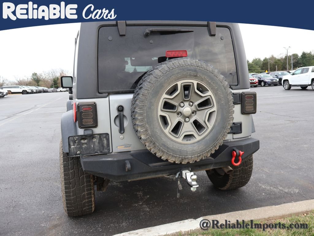 Used 2015 Jeep Wrangler Unlimited Rubicon w/ Connectivity Group image 17