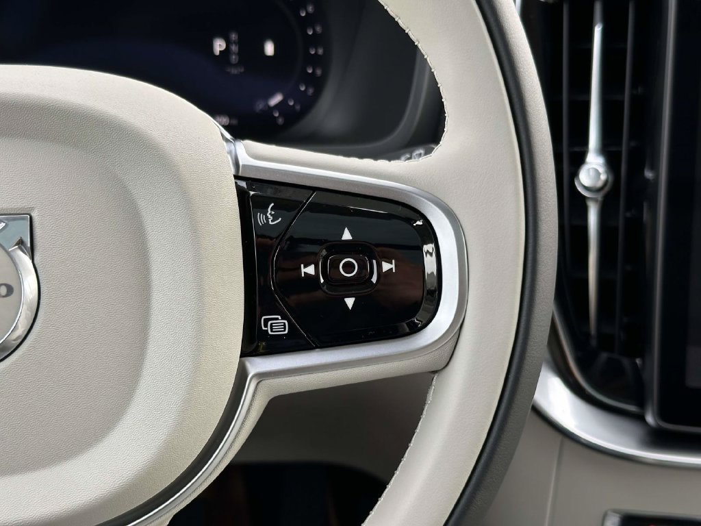 New 2026 Volvo XC90 B6 Ultra w/ Protection Package Premier AWD/4WD image 9