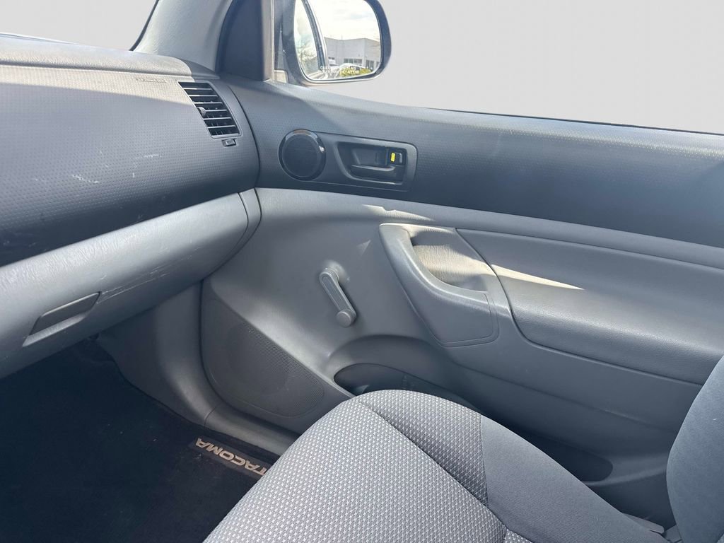 Used 2012 Toyota Tacoma 4x4 Regular Cab image 23