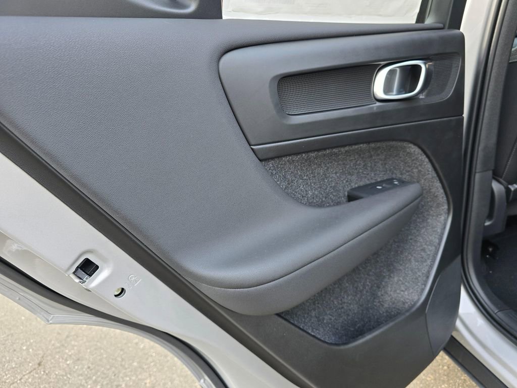New 2025 Volvo EX40 Core w/ Climate Package image 15