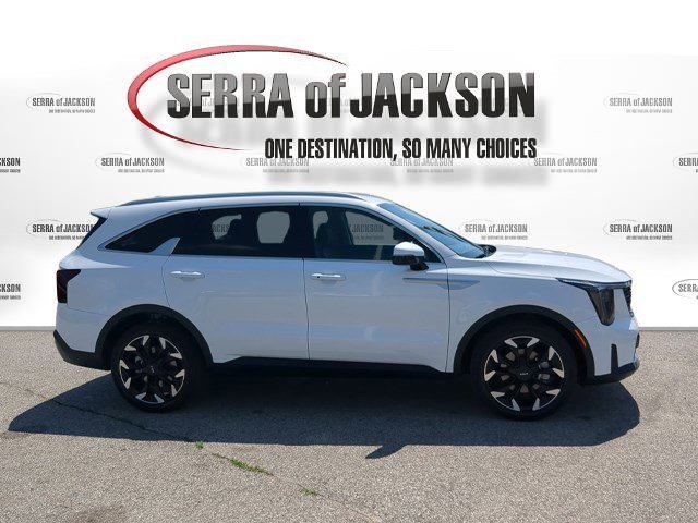 Certified 2025 Kia Sorento EX image 9