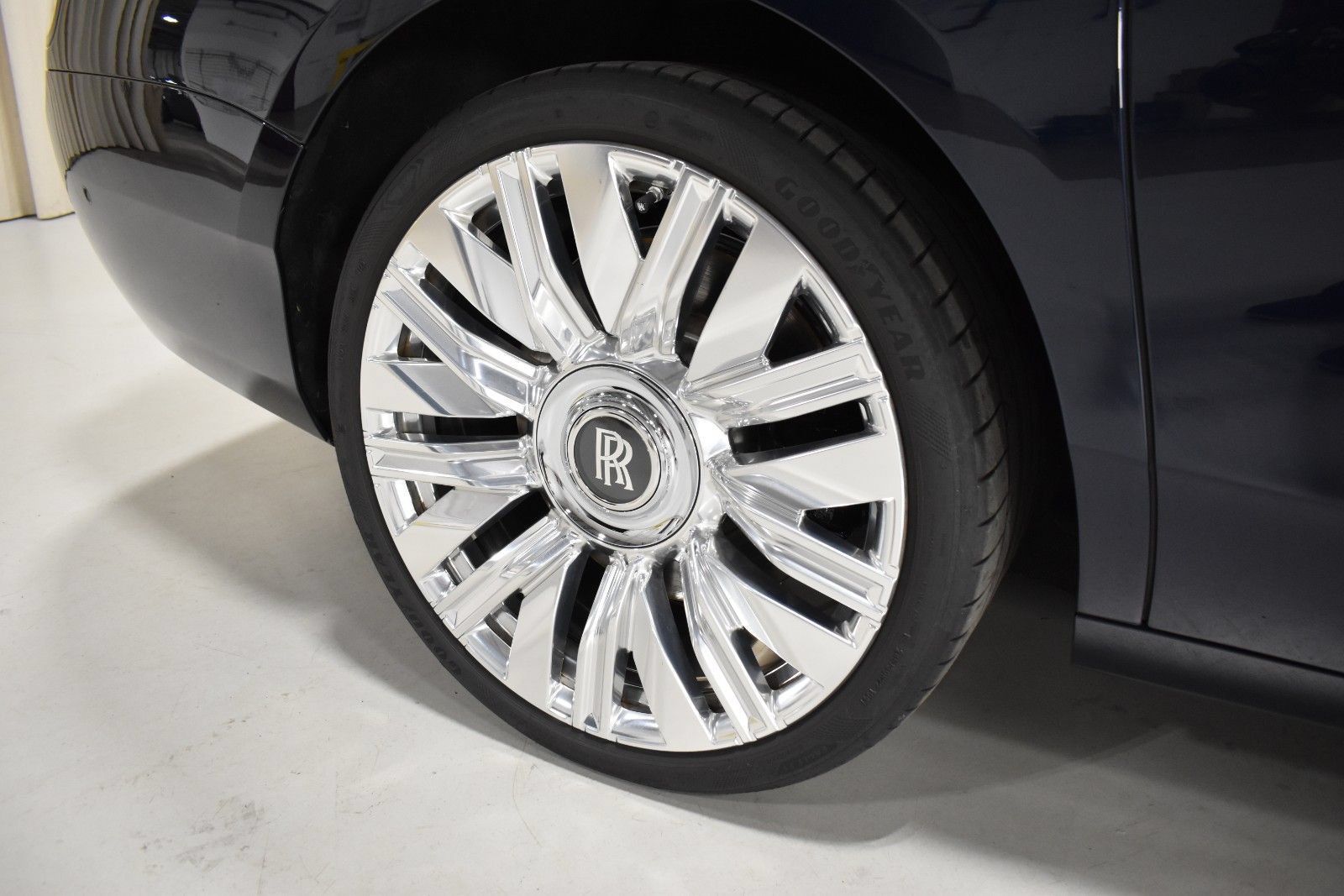 Certified 2025 Rolls-Royce Ghost AWD/4WD image 12
