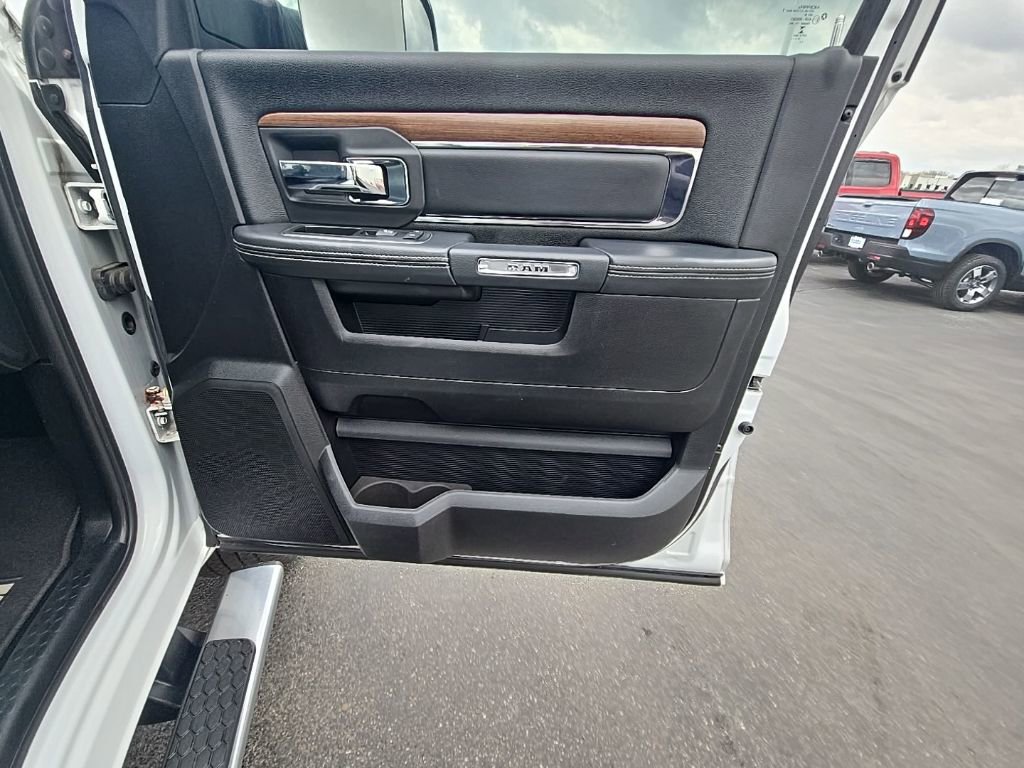 Used 2015 RAM 2500 Laramie w/ Convenience Group image 32