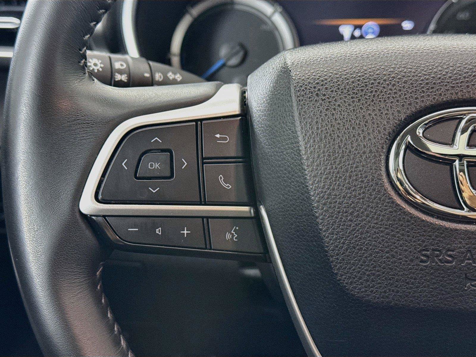 Used 2024 Toyota Highlander XLE AWD/4WD image 18